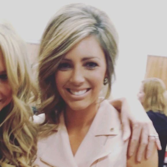 Meet your Posher, Stephanie - Picture 1 of 1